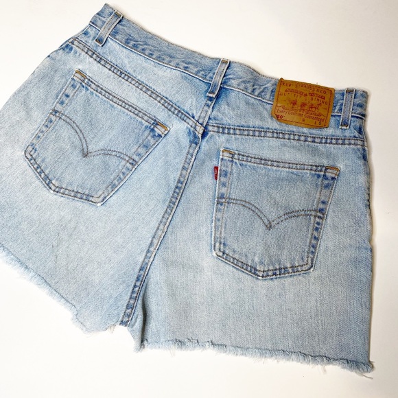 Levi's | Shorts | Levis Ladies 55 Light 